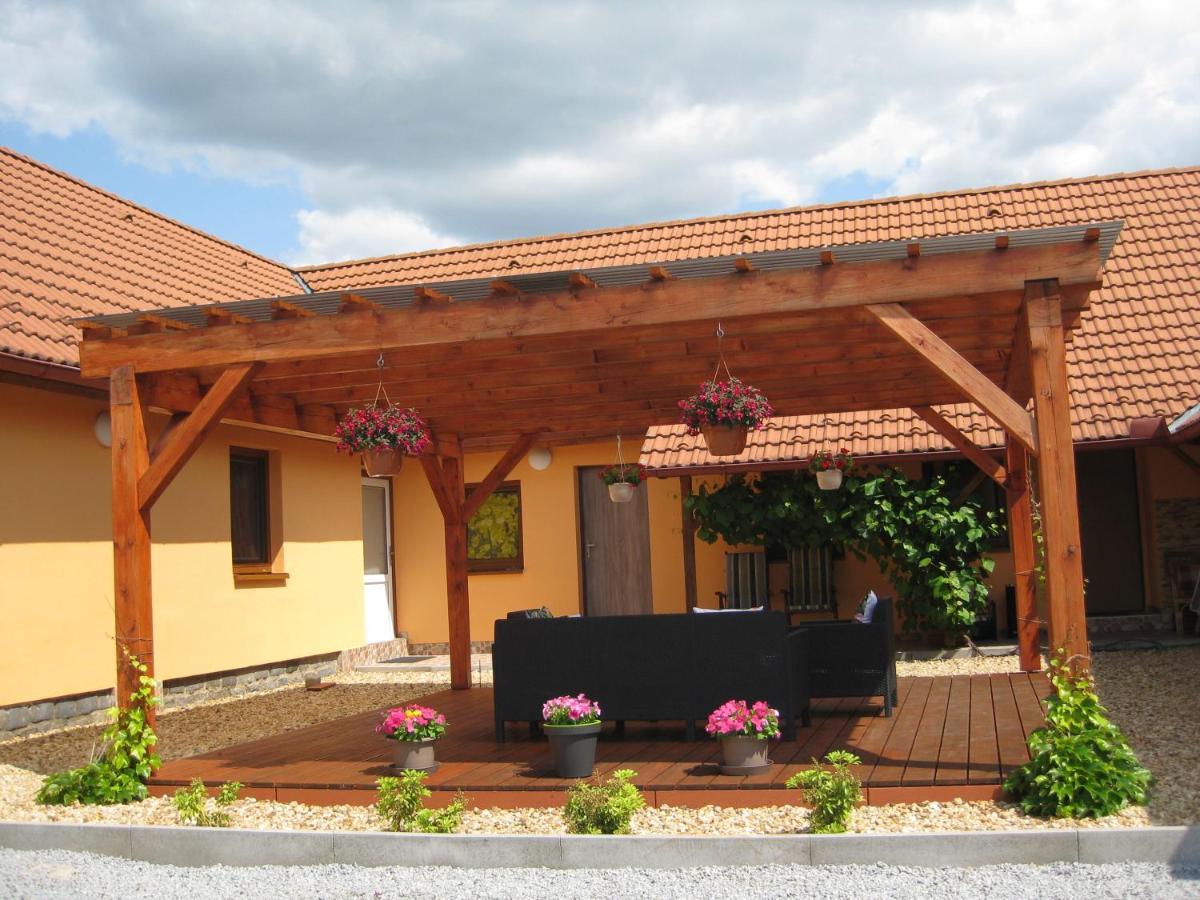 Apartmany Vcelka Hranice u Novych Hradu Zewnętrze zdjęcie
