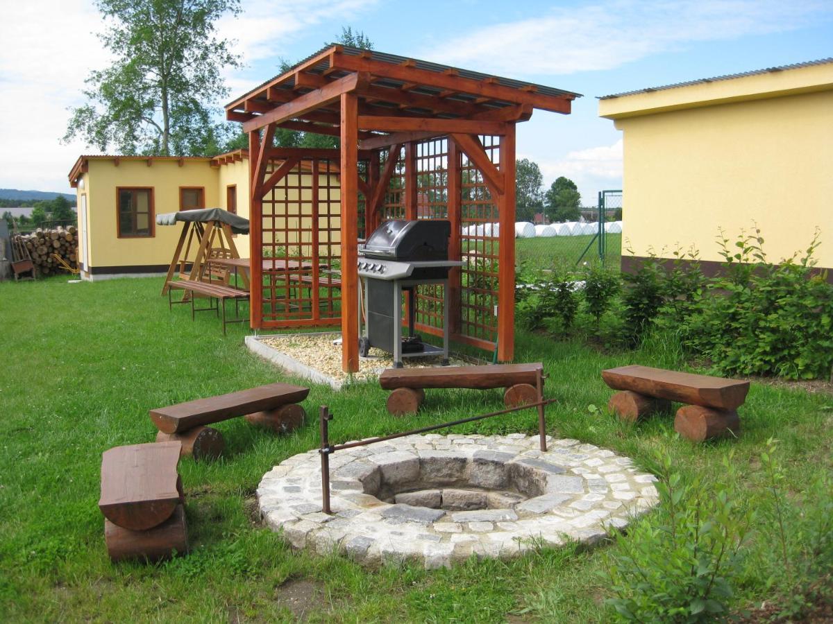 Apartmany Vcelka Hranice u Novych Hradu Zewnętrze zdjęcie